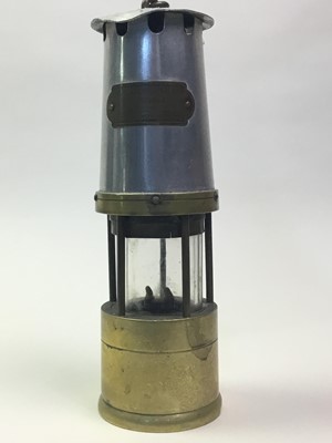 Lot 77 - MINER'S SAFETY LAMP