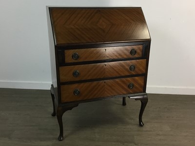 Lot 102 - MAHOGANY REPRODUCTION BUEARU