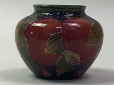 Lot 4 - MOORCROFT VASE