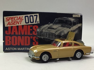 Lot 215 - JAMES BOND ASTON MARTIN DB9