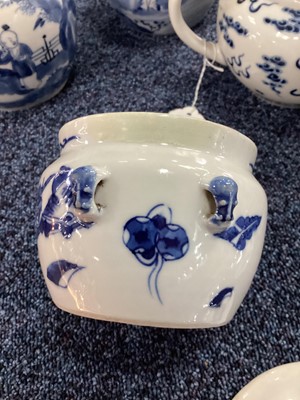 Lot 1076 - COLLECTION OF CHINESE BLUE AND WHITE WARE