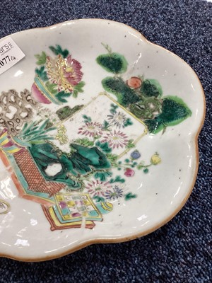 Lot 1077 - CHINESE FAMILLE VERTE SHAPED BOWL