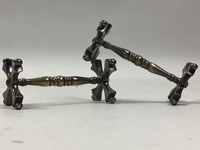 Lot 286 - PAIR OF LATE VICTORIAN SILVER KNIFE RESTS