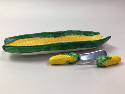 Lot 41 - VINTAGE CORN ON THE COB CERAMIC SET