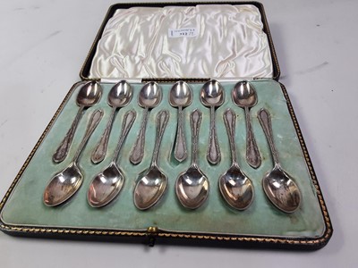 Lot 312 - SET OF TWELVE SILVER TEASPOONS