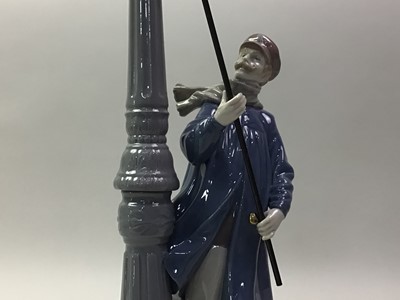 Lot 285 - LLADRO, THE LAMPLIGHTER (EL FAROLERO)