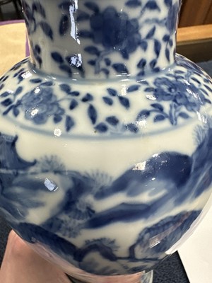 Lot 1091 - CHINESE BLUE AND WHITE VASE