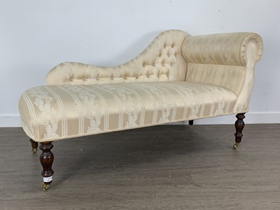 Lot 226 - REPRODUCTION CHAISE LONGUE