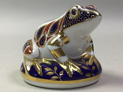 Lot 477 - ROYAL CROWN DERBY PAPERWEIGHT