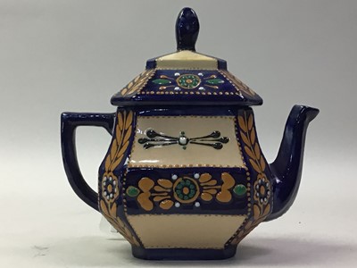 Lot 480 - QUIMPER TEA POT