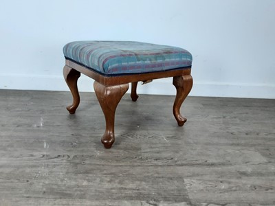 Lot 469 - MID 20TH CENTURY FOOTSTOOL