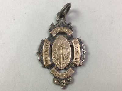 Lot 500 - 1ST LANARK UNIVERSITY JUNIORS BADGE, 1899