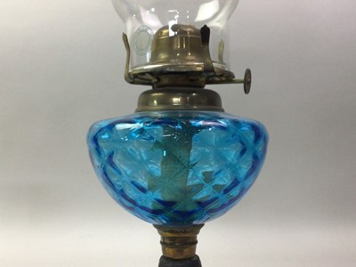 Lot 513 - VICTORIAN OIL LAMP