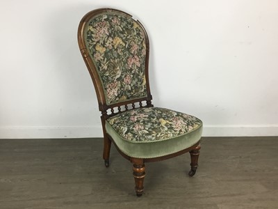 Lot 584 - VICTORIAN WALNUT GOSSIP CHAIR