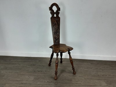 Lot 530 - OAK SPINNING CHAIR