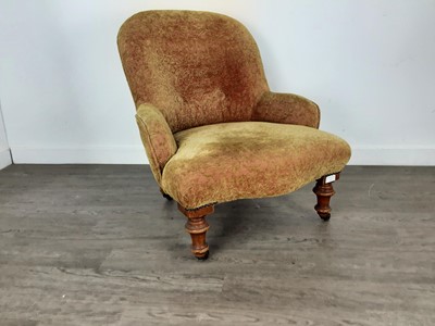 Lot 533 - LOW EASY CHAIR