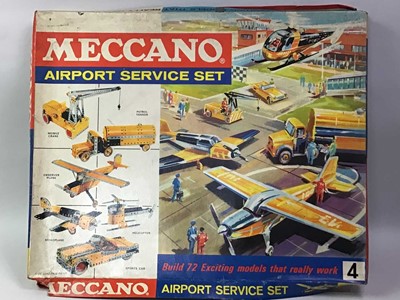 Lot 673 - MECCANO