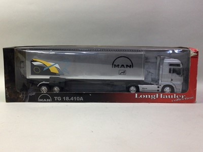 Lot 687 - LARGE LONGHAULER COLLECTION DIE-CAST TRUCK