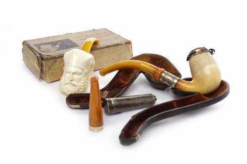 Lot 1009 - MEERSCHAUM PIPE CARVED WITH FACE OF MOORISH...