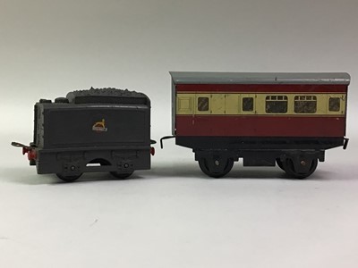 Lot 1166 - HORNBY TRAINS, COLLECTION OF O GAUGE MODEL RAILWAY