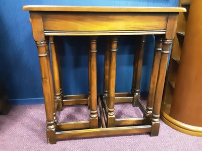 Lot 768 - NEST OF TABLES