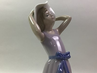 Lot 771 - FOUR LLADRO FIGURES