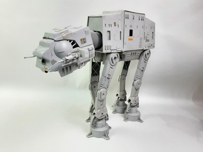 Lot 30 - STAR WARS AT-AT MODEL