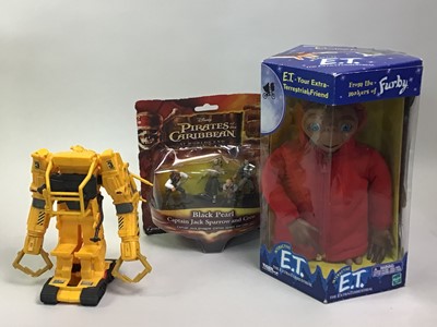 Lot 20 - COLLECTION OF TOYS AND MODELS