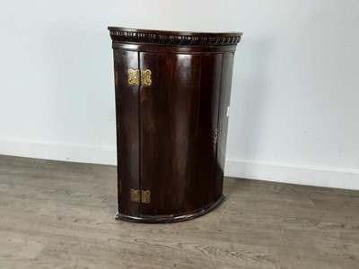 Lot 459 - MAHOGANY WALL HANGING CORNER CABINET