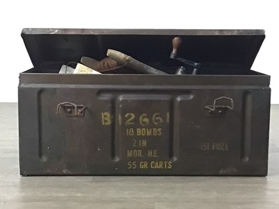 Lot 118 - METAL 18 BOMBS BOX