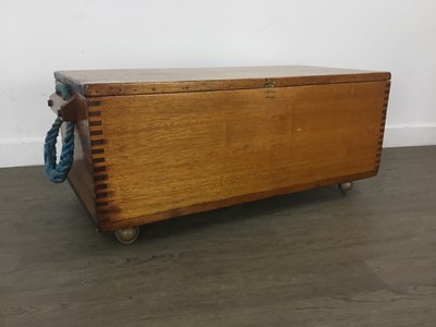 Lot 124 - STAINED WOOD TRUNK