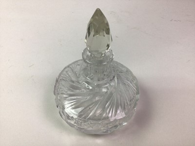 Lot 58 - COLLECTION OF CLEAR GLASS SCENT BOTTLES