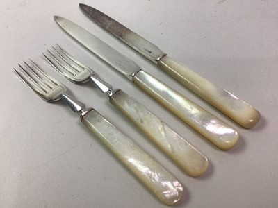 Lot 62 - SET OF ELEVEN GEORGE V SILVER FRUIT/DESSERT KNIVES AND FORKS