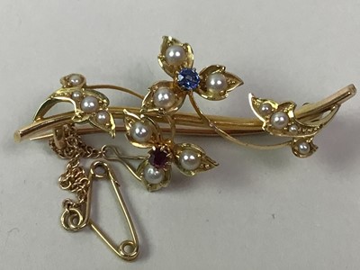 Lot 65 - SEED PEARL AND GEM SET BAR BROOCH