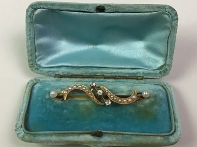 Lot 196 - DIAMOND AND SEED PEARL BAR BROOCH