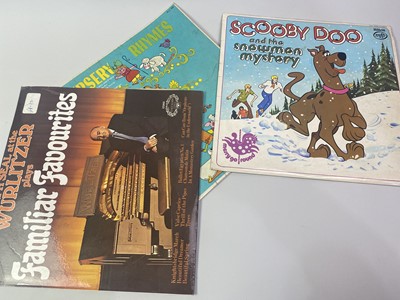 Lot 163 - SCOOBY DOO & THE SNOWMEN MYSTERY LP