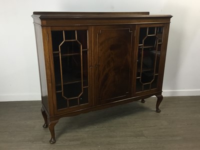 Lot 292 - MAHOGANY BOOKCASE