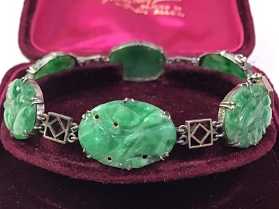 Lot 346 - JADE BRACELET