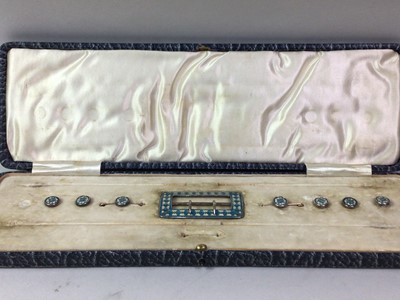 Lot 342 - ART DECO SILVER AND ENAMEL BUCKLE PIN AND BUTTON SET