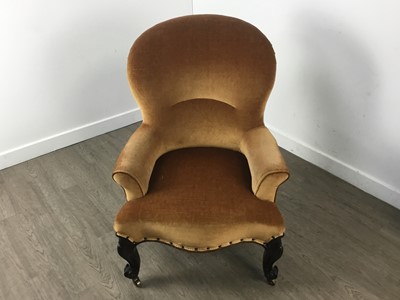 Lot 253 - VICTORIAN GOSSIP CHAIR