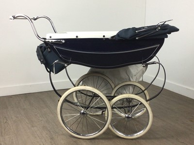 Lot 394 - SILVER CROSS PRAM