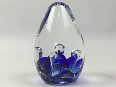 Lot 404 - COLLECTION OF GLASS PAPERWEIGHTS