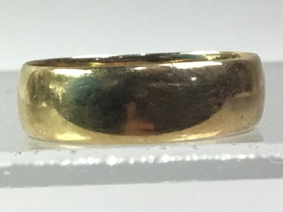 Lot 408 - WEDDING RING