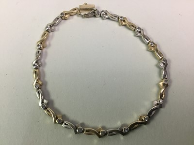 Lot 412 - CONTINENTAL DIAMOND BRACELET