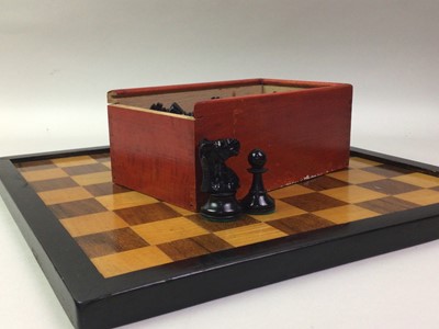 Lot 472 - 20TH CENTURY CHESS SET