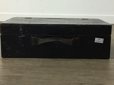 Lot 447 - VINTAGE TOOLBOX