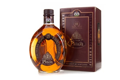 Lot 69 - DIMPLE 'PINCH' 15 YEAR OLD 75CL