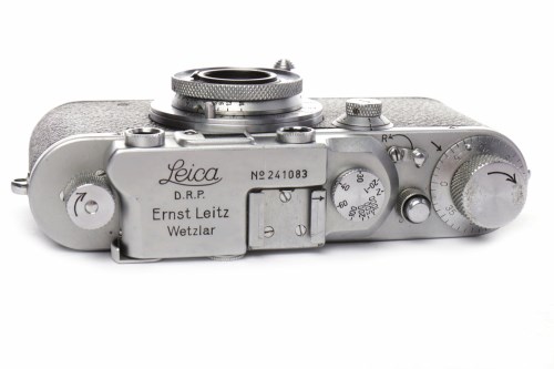Lot 19 - 1937 LEICA 3A chrome finish, serial number...