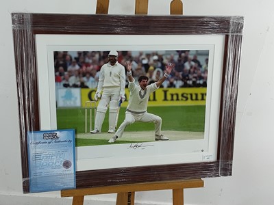 Lot 552 - SIR RICHARD HADLEE OF NEW ZEALAND AND NOTTINGHAM C.C.C., SIGNED PICTURE