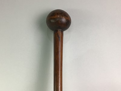 Lot 102 - ZULU KNOBKERRIE